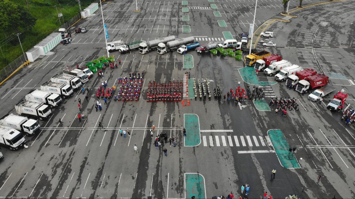 gestionperfecta's tweet photo. Gran despliegue humano y de equipos en toda nuestra ciudad capital, a partir de este #13Oct, iniciando así el "Plan Caracas Bella, el nuevo rostro de la conciencia"

¡Caracas, la que siempre vencerá!

#FestivalMundialDePoesía2022 https://t.co/EtlAk0Qc45