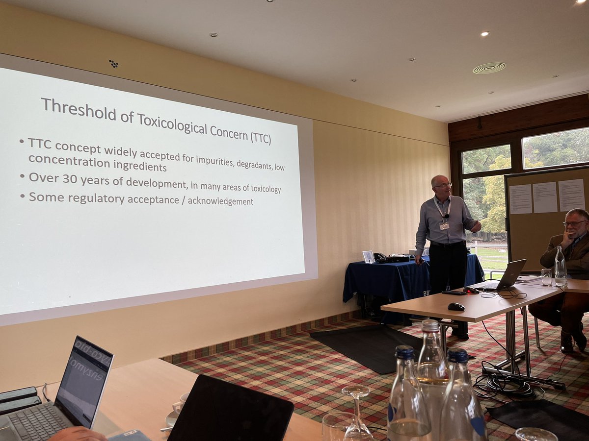 iseult5's tweet image. Grouping could be used to develop thresholds of toxicological concern for nanomaterials ! Mark tells us #beilsteinNanoinformatics