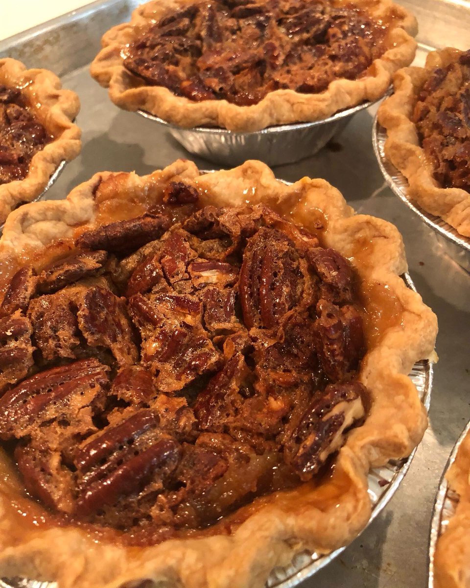 Mechelle's Baking Co tweet media