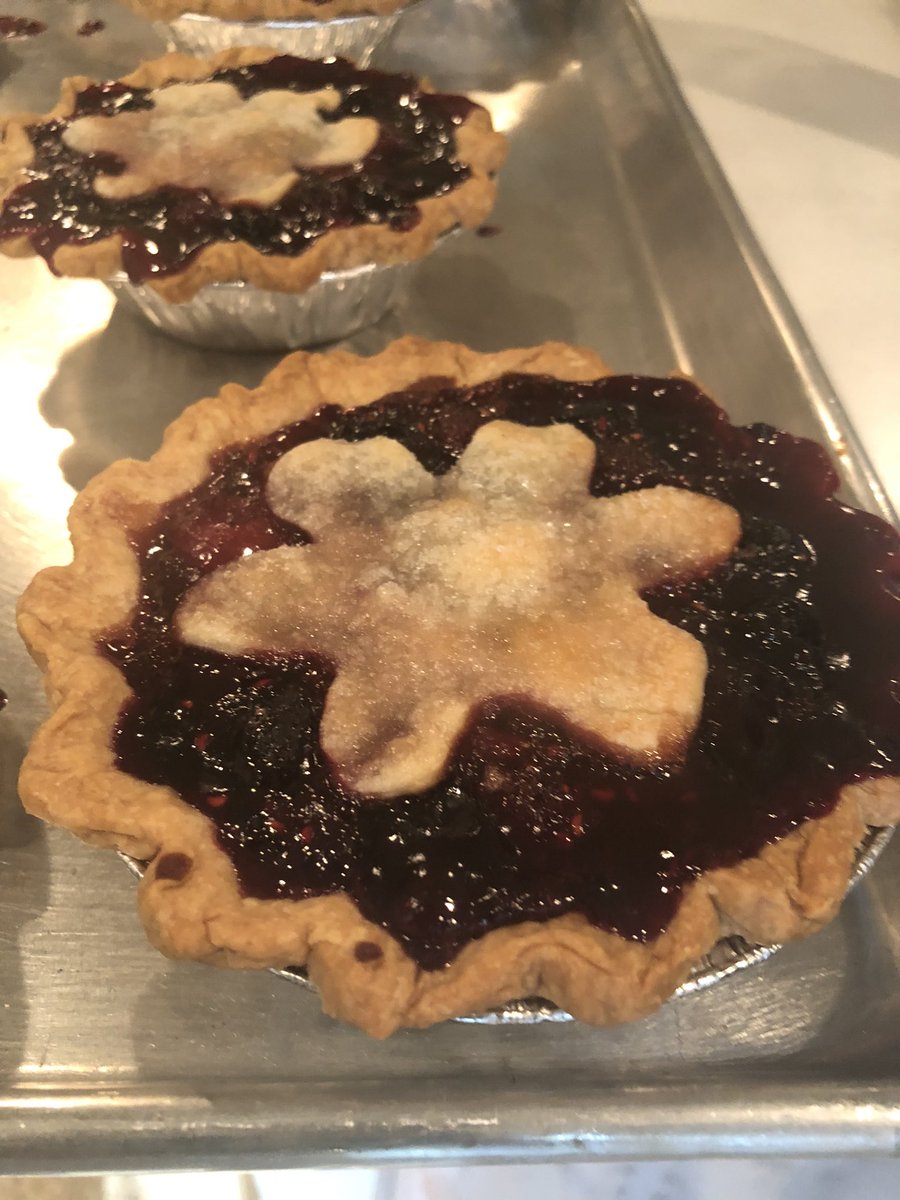 Mechelle's Baking Co tweet media
