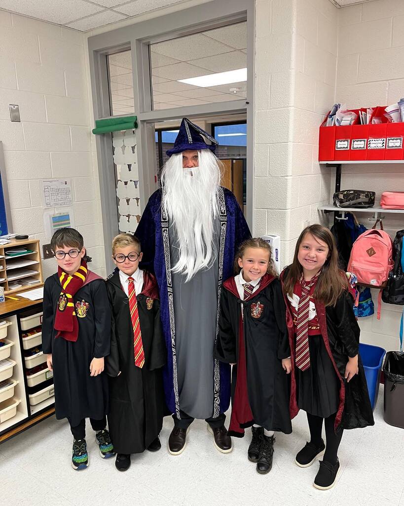 RoundHillES's tweet photo. Special guest appearance today at Round Hill ES! Mr Davis transformed into Dumbledore today to celebrate reaching our $20,000 fundraising goal! Thank you @rhesptofun #goRHbears https://t.co/PTXOPA3vuZ https://t.co/0PcHIyJuWh