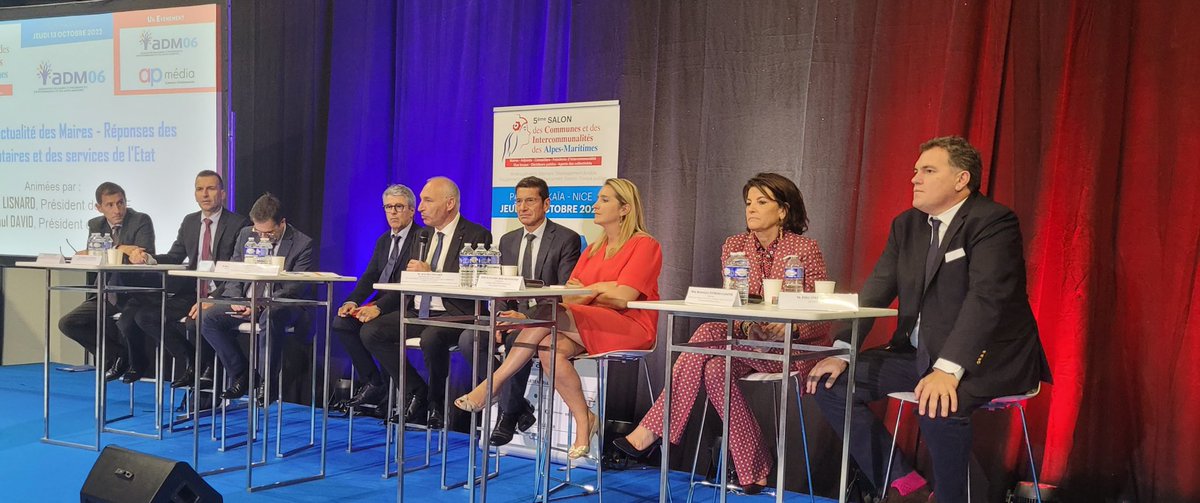 LaurentLeMerci4's tweet photo. Aux côtés du @prefet06 et des parlementaires pour répondre aux questions des maires des Alpes-Maritimes lors du salon annuel de l’@l_amf #aDM06 https://t.co/TzdaAru4qn