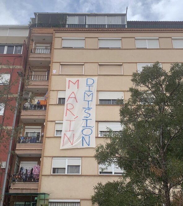 PopularesHospit's tweet photo. Mientras la alcaldesa de #LHospitalet se encuentra de viaje institucional nada menos que en Corea del Sur, los vecinos ya no soportan más la dejadez y el abandono que se vive en la segunda ciudad de Catalunya…#MarinDimision https://t.co/J7nqleihQf
