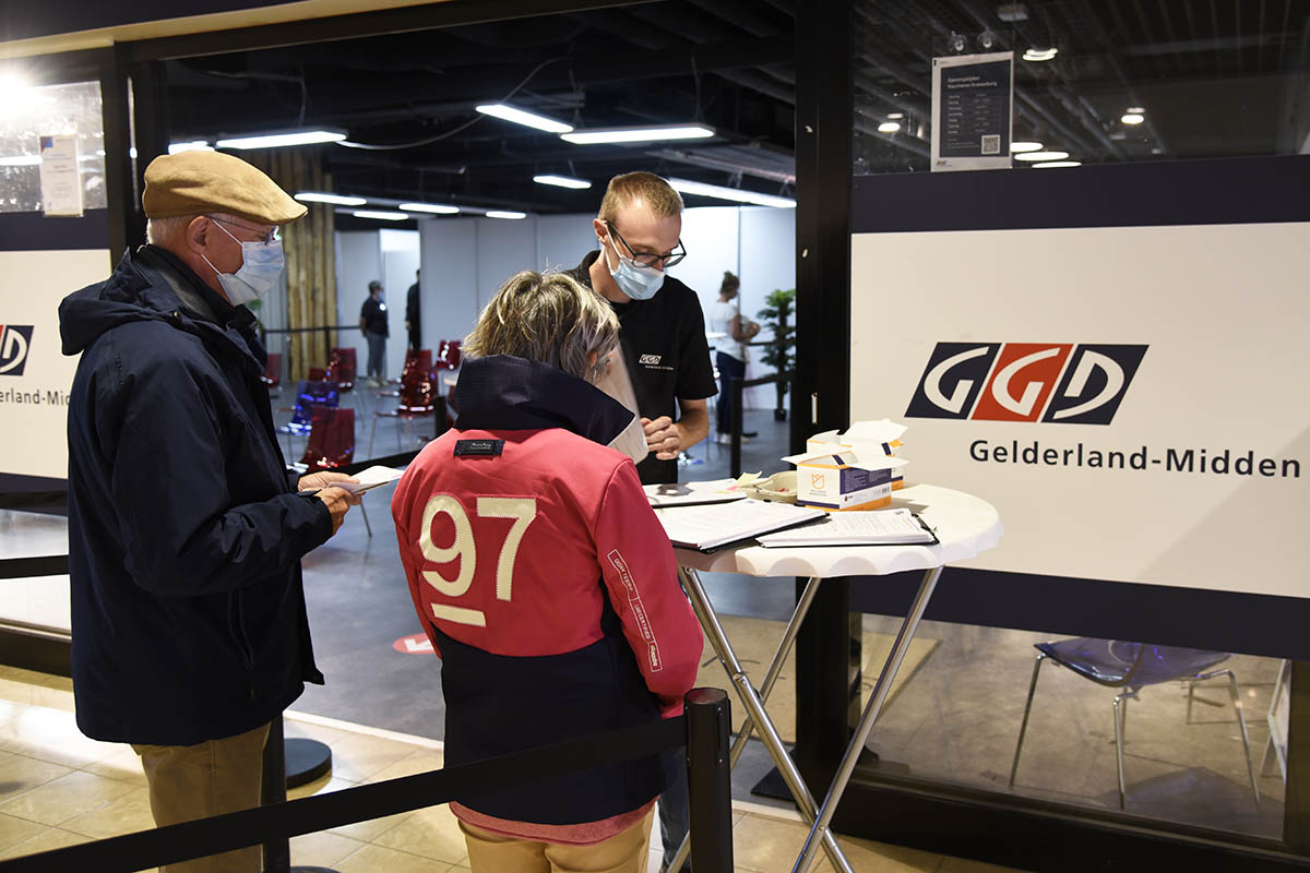 📅📱 Alle 60-plussers kunnen nu afspreken voor de herhaalprik? 

Is je geboortejaar aan de beurt en wil je jouw afweersysteem een oppepper geven? 👇

Maak je afspraak op planjeprik.nl of bel met 0800 7070.

#GGDGM #corona #herhaalprik