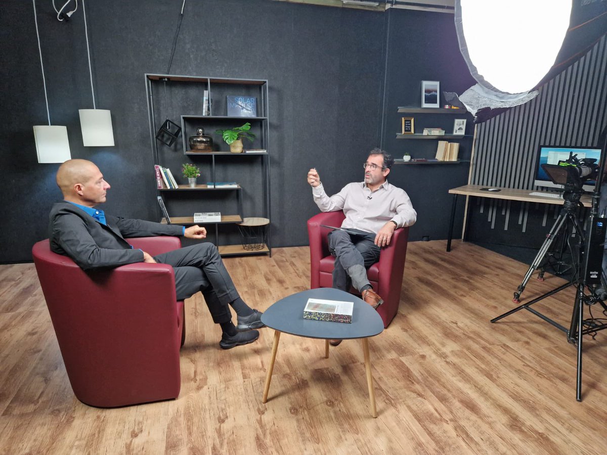 MoocsUnige's tweet photo. 🎬 Tournages du MOOC @UNIGEnews « Vivre avec le TDAH à travers les âges » avec les Professeur-es @NaderPerroud, @stephaneliez, @upcsh_unige et @MartinDebb #staytuned https://t.co/tZbuNQMhjm