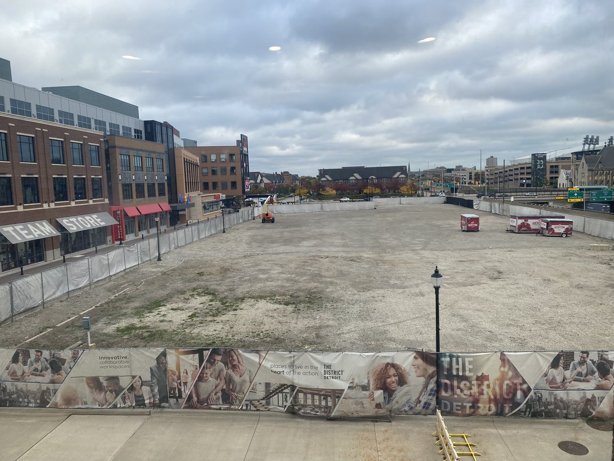 BradGalli's tweet photo. Opening night No. 5 at Little Caesars Arena for the Red Wings and Pistons https://t.co/2XG9W2vjMK