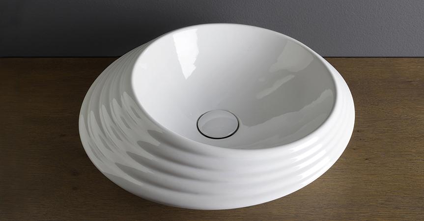 FlaminiaDesign's tweet photo. Le nostre nuove pilette con tappo in ceramica e con troppo pieno integrato rendono il bagno più funzionale e bello. Scopri come funzionano 👉 https://t.co/Tz9H7fQxIo
#CeramicaFlaminia #MadeInItaly #bathroomdesign #bathroominnovation #washbasindesign #bathtubdesign https://t.co/bB6EUiS2FL
