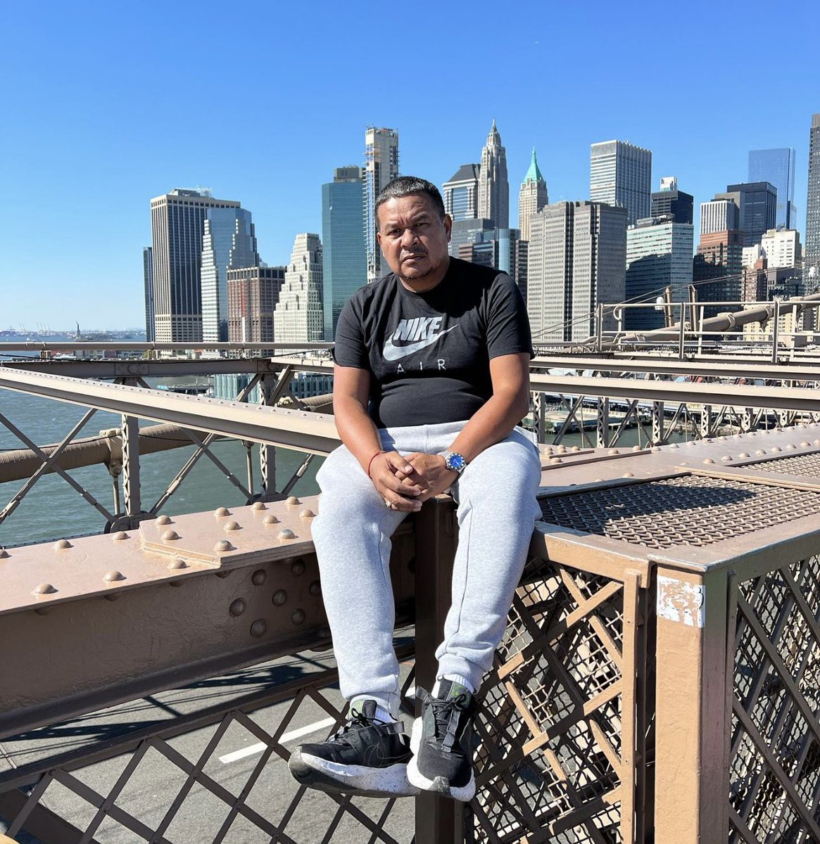 Cual es la esencia de la vida : Servir a otros y hacer el bien Tejerias estamos contigo pronto estaré por allá en Alta