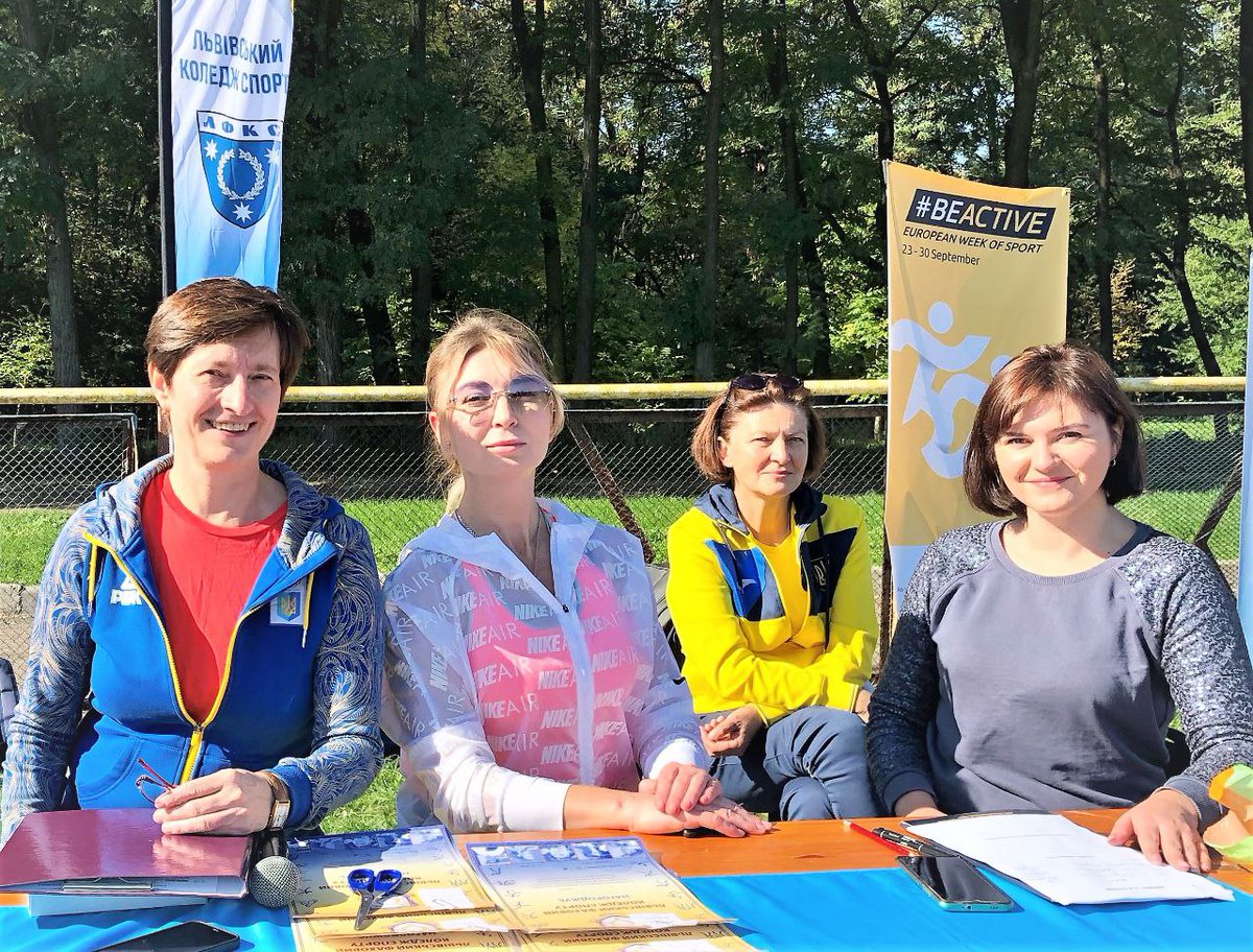 OlympicUA's tweet photo. 💙💛До заходів Олімпійського тижня долучилося близько 200 вихованців Львівського спортколеджу
👉Детальніше: https://t.co/mXFkzgDGzH
#НОК #Україна #УкраїнськийСпорт #Ukraine #UkrainianSport #OlympicLesson #ОлімпійськийУрок #BeActiveUA #BeActive #EuropeanWeekofSport @EuSport https://t.co/buRmENCZlB