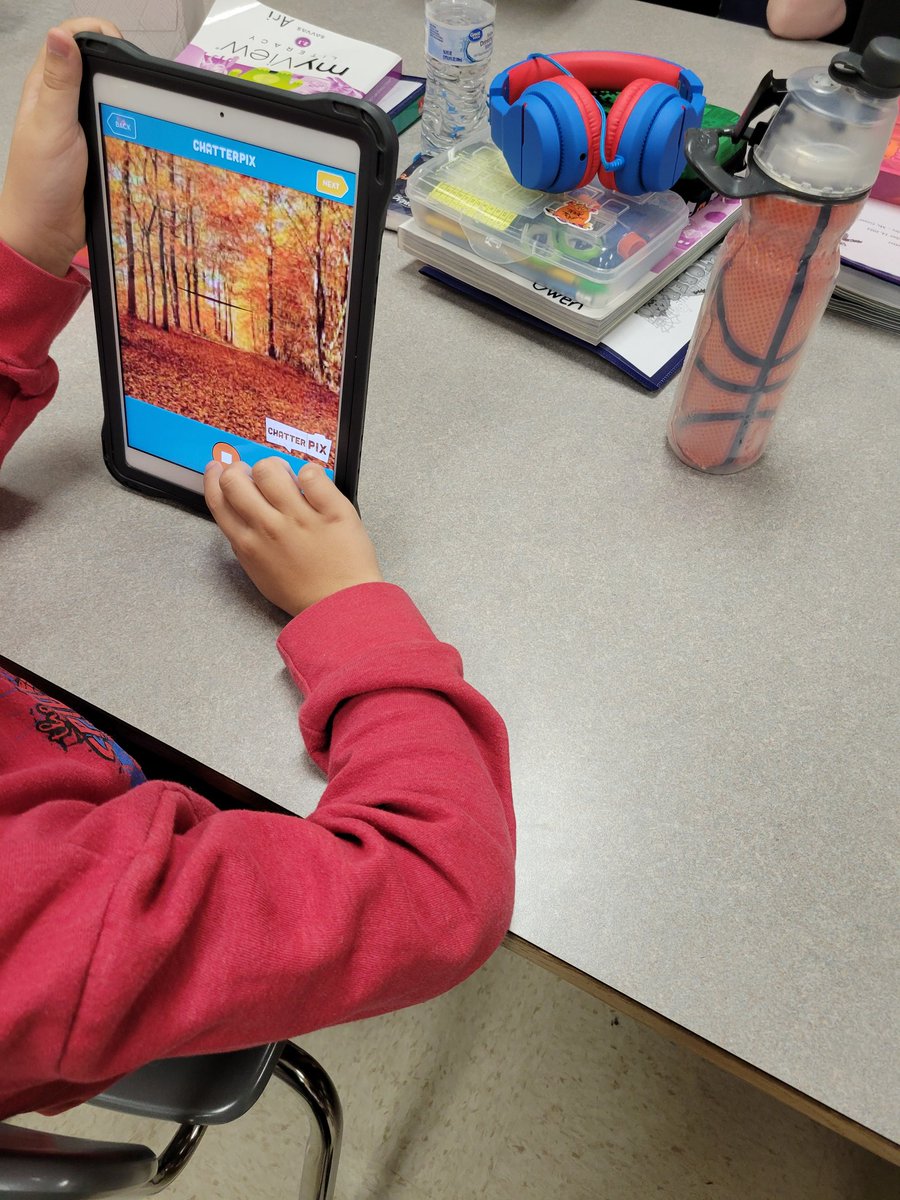 melthornhill's tweet image. 2nd graders at Elk Center Elem. using @ChatterPixIt to tell facts about Fall. #kcslearning2020