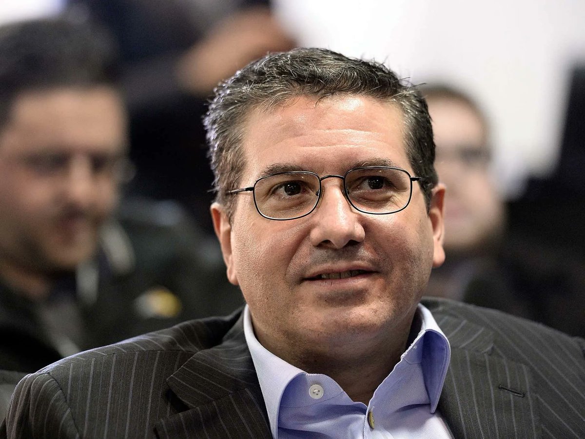 barstoolsports's tweet image. NEW BOMBSHELL REPORT: Dan Snyder Hired Private Investigators to Dig Up Dirt On Goodell And NFL Owners That Could "Blow Up" The NFL If They Try To Remove Him bars.tl/3438632