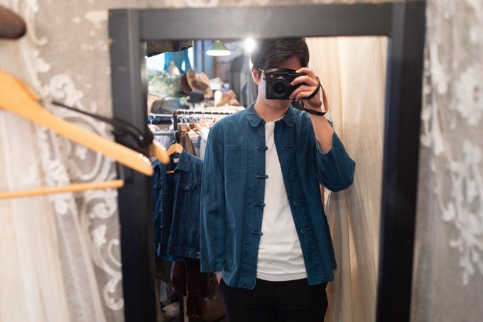 フレンチチャイナが楽すぎて油断するとどんどん増えそうで怖いのでヴィンテージを探して買うことでハードルを上げて増えにくくするライフハック

中国生まれフランス育ち。想像力を掻き立てる60'sチャイナシャツ。 https://t.co/hit3TL55SZ 