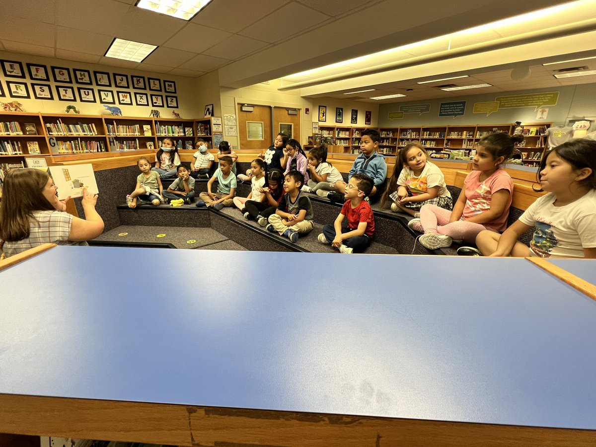 jimenezmcbee's tweet photo. Kids missed this a lot! 📚 a good book and an amazing librarian @McBeeLibrary thank you Ms. Stephens 🐝 #whymcbee #bumblebees #storytime @ElementaryMcbee https://t.co/ymbS5CBzsC