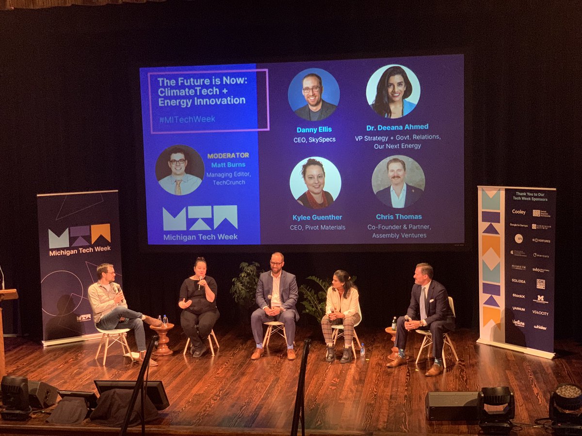 daniel davis tweet media