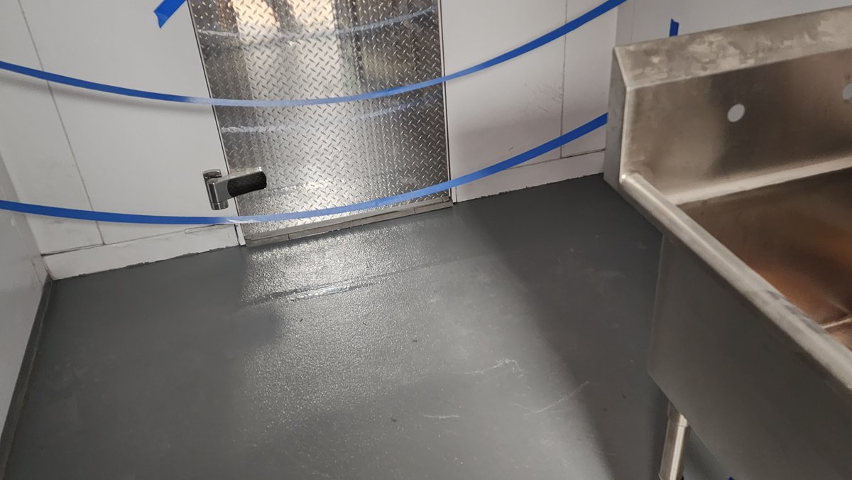 New location opening in the fall. 🍽️🍸🍔🥗🍷
Black Bear is helping Shy Bird build another #restaurant in Boston. The #crew was on site installing a new #resinous #floor in over 1,200 sqft in their #commercial #kitchen.
#epoxy
#urethane
#seamlessfloor
#retrofit
#getfloored
