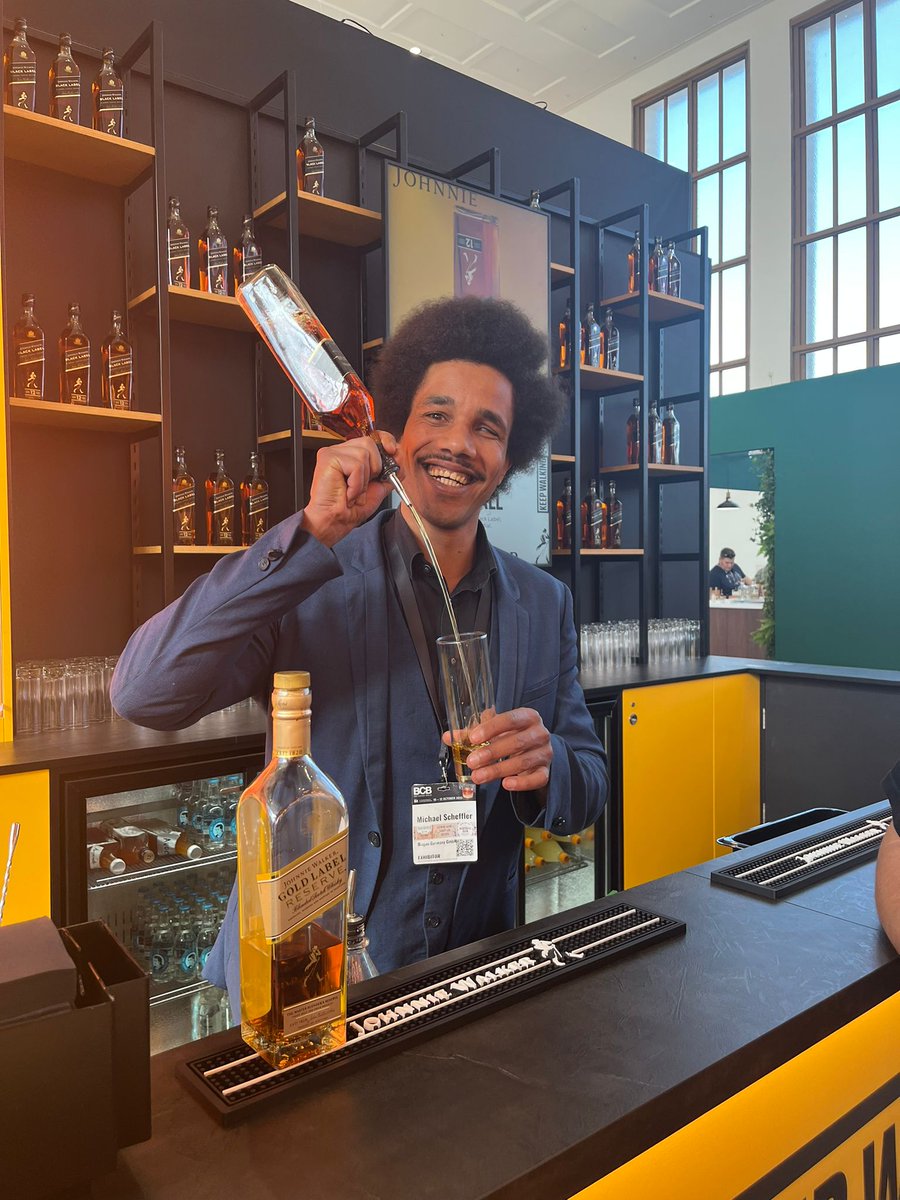 VerveLiveAgency's tweet photo. Johnnie Walker Cocktail Bar at the @barconventber this week. Verve designed and created the area showcasing Johnnie Walker as a key leader in the whiskey industry. Guests could also try a bespoke JW cocktail curated by world-class bartenders 🍹

#BarConventBerlin #BCB2022 https://t.co/cErA54IKr8