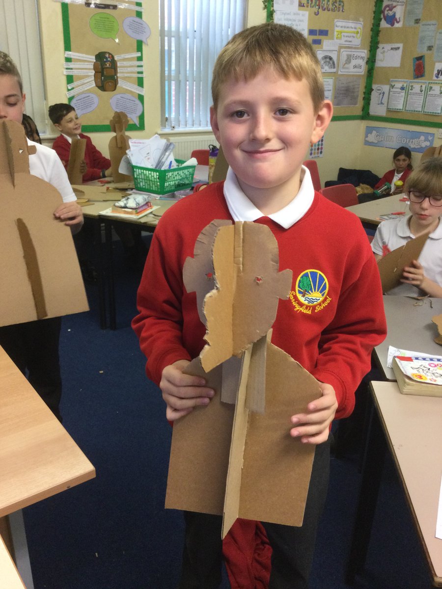 BethTay43500245's tweet image. YR5 worked with local artist Nicola Burrell and thought about identity and the creative art industry while creating a cardboard portrait! #Apprenticeshipprogramme
