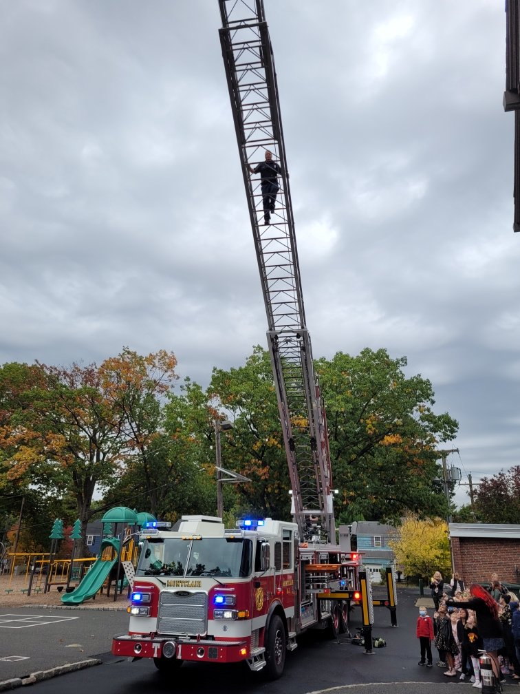 GR_Schools's tweet photo. FAS students having a friendly visit from the Montclair Fire Department. https://t.co/RPlspXlM9t
