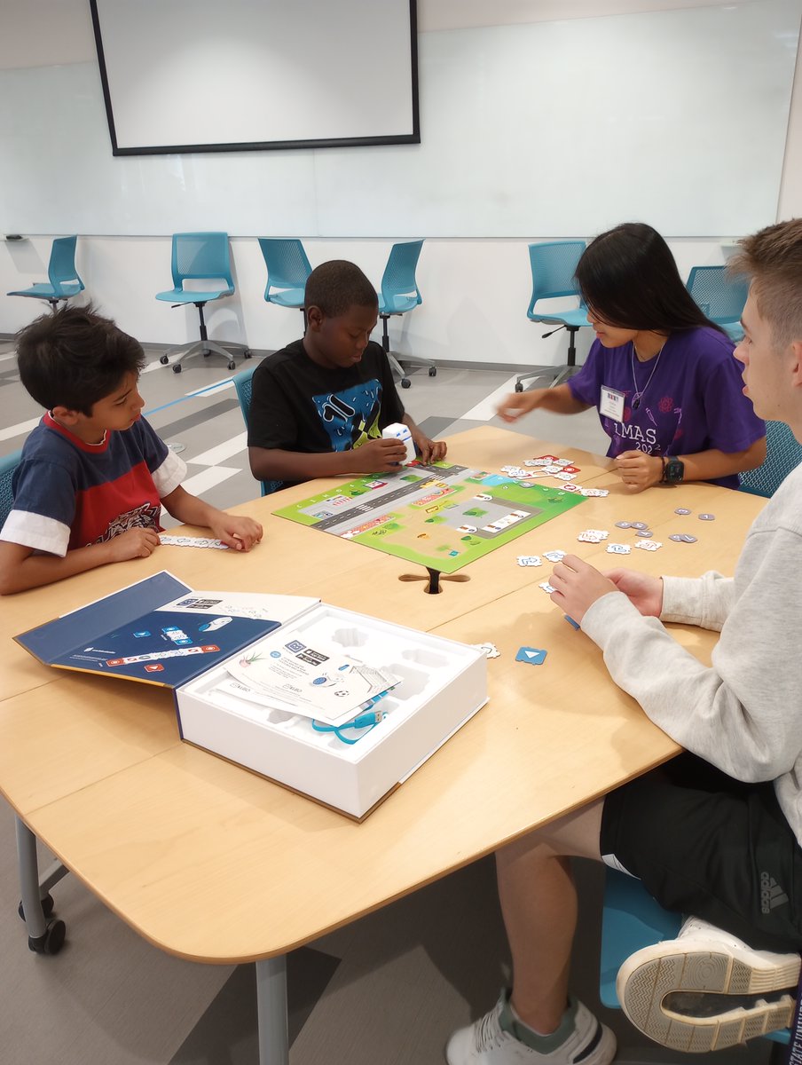 Boys &amp; Girls Club students from Lufkin explored some basics of coding through building their own hopscotch code then later programming a Kubo robot!

#SFASU #STEM #Coding #Programming #Robot #BoysandGirlsClub #ColeSTEMbuilding