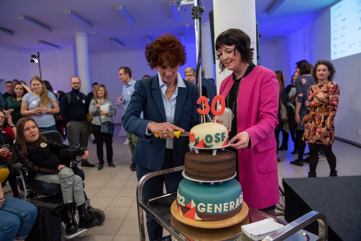 nadaceOSF's tweet photo. Už 30 let spolu s vámi měníme českou společnost – jsme #GeneraceOSF! https://t.co/JxGc9JYcxX