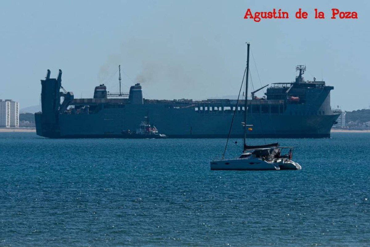 WarshipCam's tweet photo. MV Cape Ray (T-AKR-9679) rollon/roll-off container ship in the Ready Reserve Fleet with the U.S. Navy leaving Rota, Spain - October 13, 2022 #mvcaperay #takr9679
* photo courtesy of @agustinlowpozi https://t.co/1xQ1Sqa7JV