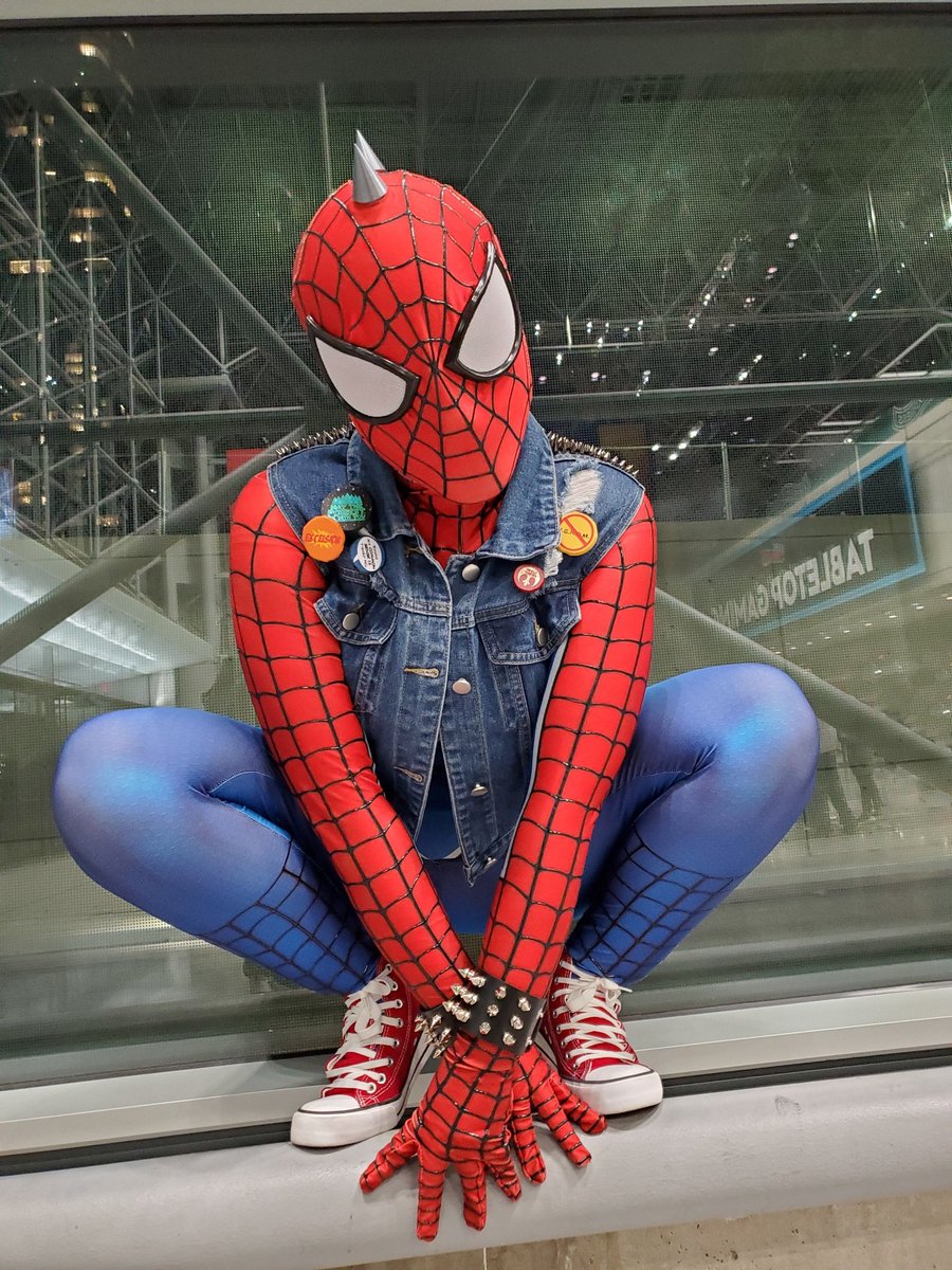OhPeaOtter's tweet photo. With great power... comes no future. 🕷🤘

#SpiderMan #SpiderPunk #NYCC https://t.co/CRDzQOYkaG