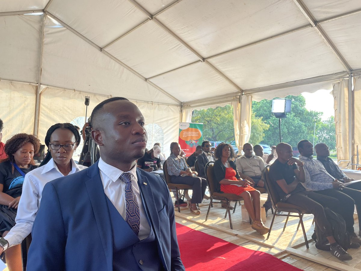 misazimbabwe's tweet photo. Happening Now!
The finals of the interregional debate competition organized by @ParadigmHQ as part of the #PINFestival2022 that we are co-hosting. The motion for the debate is whether state digital surveillance should take priority over personal privacy! https://t.co/hZr6HiyCNE