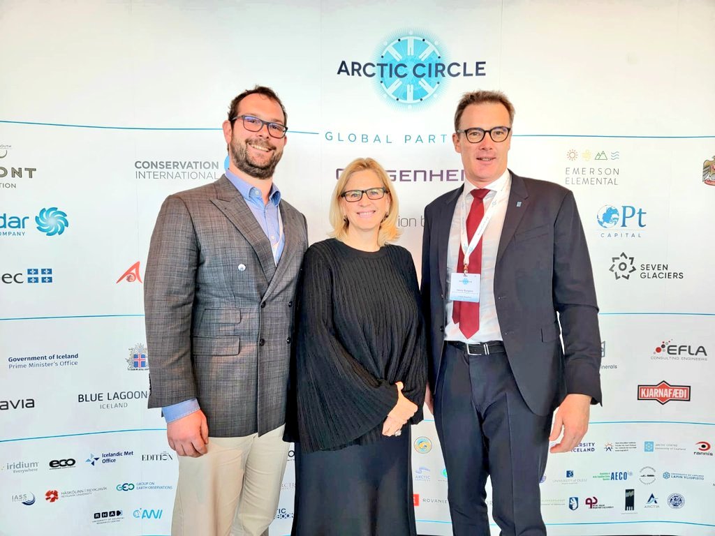 LineRivardDG's tweet image. L'#ArcticCircle2022 vient de commencer.

Je suis très fière de voir le #Québec prendre toute sa place dans cette tribune internationale de haut niveau.

Today I had the pleasure of meeting with friends of Québec, including @joelplouffe, Mathieu Parker &amp;amp; @henry_burgessUK. #aca2022