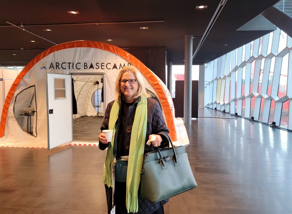 LineRivardDG's tweet image. L'#ArcticCircle2022 vient de commencer.

Je suis très fière de voir le #Québec prendre toute sa place dans cette tribune internationale de haut niveau.

Today I had the pleasure of meeting with friends of Québec, including @joelplouffe, Mathieu Parker &amp;amp; @henry_burgessUK. #aca2022