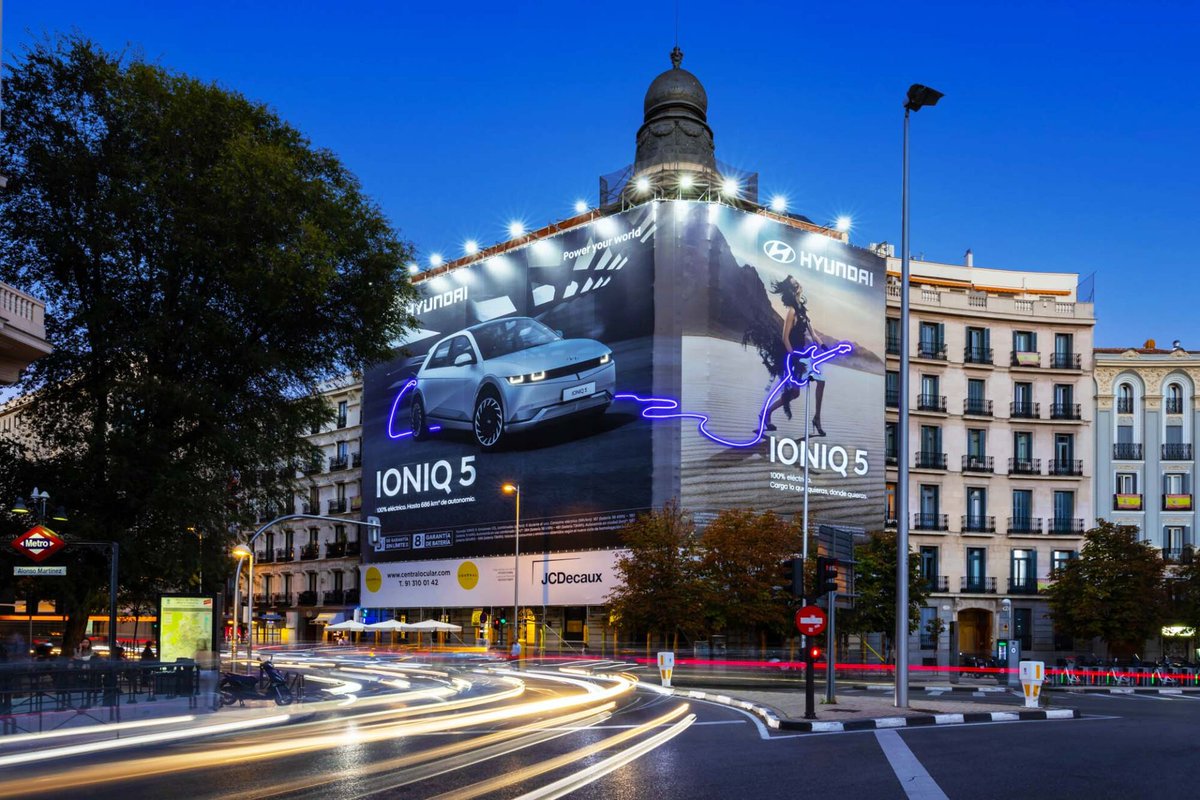 🔝Lona de gran formato instalada en el barrio de Chamberí para el lanzamiento del nuevo coche eléctrico de <a href="/HyundaiEsp/">Hyundai España</a>, Iconiq 5
➡Exclusivista: <a href="/JCDecaux_ES/">JCDecaux España</a> 
➡Agencia de medios: <a href="/HavasMediaGroup/">Havas Media Group</a> 
➡Agencia creativa: <a href="/InnoceanSpain/">INNOCEAN Spain</a> 
bit.ly/3g6YWeB

#OOHLovers #LaFEDE