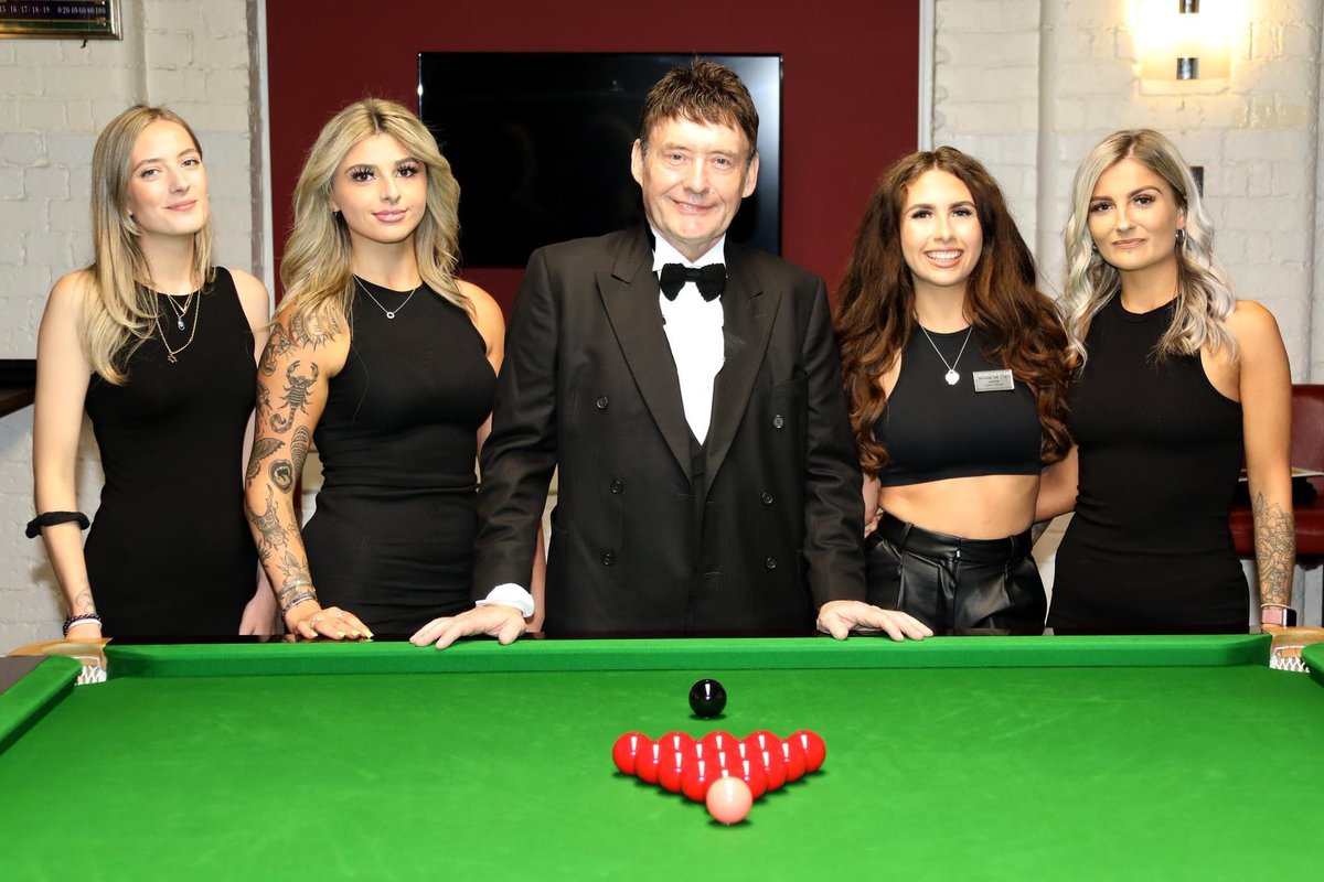 Billia147's tweet photo. What an event, what a team effort 💪🏻💥 @TheWinchesterSC @jimmywhite147 @Muke147 #snooker #team #eventmanager #charity #membersonly @jemmahoward_ @bethanv96 #leicestershire https://t.co/Ty5bVjRrpE