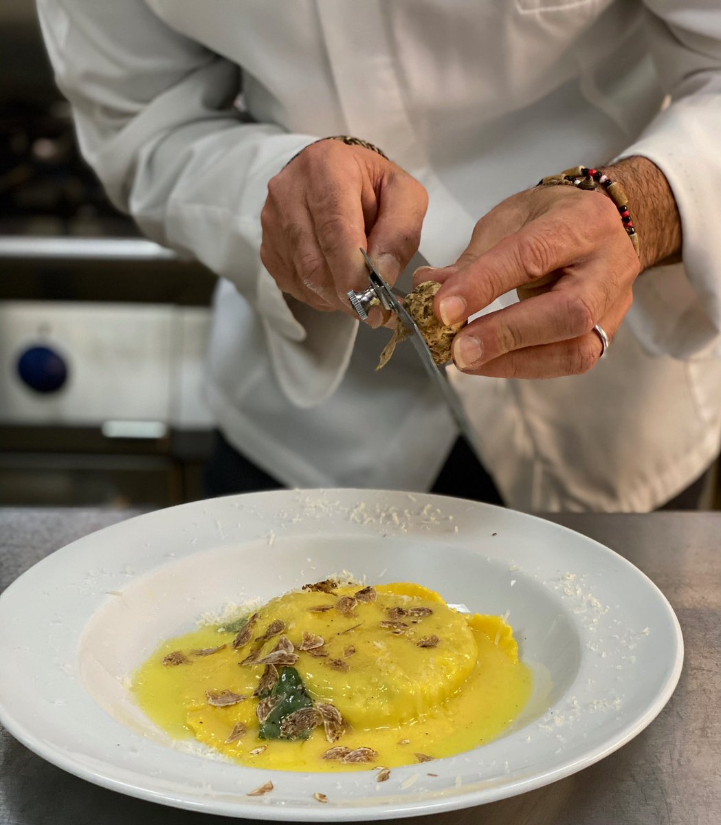 Single raviolo filled with ricotta, spinach, egg and white truffle available tonight in #OLIVOMARE for pre-order! 🙌🏼🙌🏼