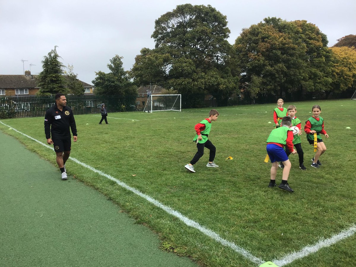 BeecroftAcademy's tweet photo. Our rugby coaching sessions were even more special today as Jason Robinson joined in! #BestofBeecroft https://t.co/n1fnopgZT3