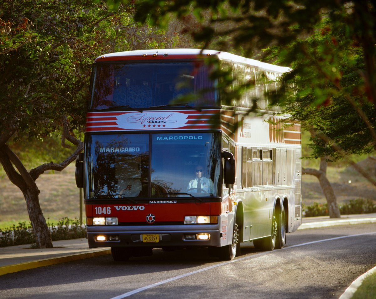 VolvoBusesCol's tweet photo. Volvo B12.
Año 2002.
Maracaibo, Venezuela.
#VolvoBuses #VolvoBusCol #VolvoTBT #VolvoIntermunicipal #Volvo #B12 #VolvoB12 #OrgulloVolvo https://t.co/33GapabIxR