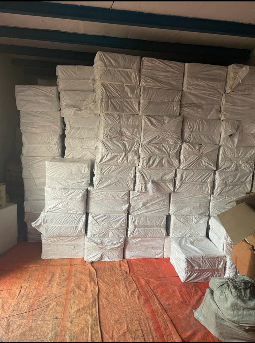 rajesh_irs's tweet photo. The Anti-Evasion, CGST Commtte,Faridabad, as Green Warriors,seized huge cache of fire crackers worth crores from Bhagola,Palwal &amp;un-accounted cash Rs 50.88 Lakhs along with incriminating docs indicating large scale evasion of GST as well. @CMOHaryana @cmohry https://t.co/wqDzKkCvJs