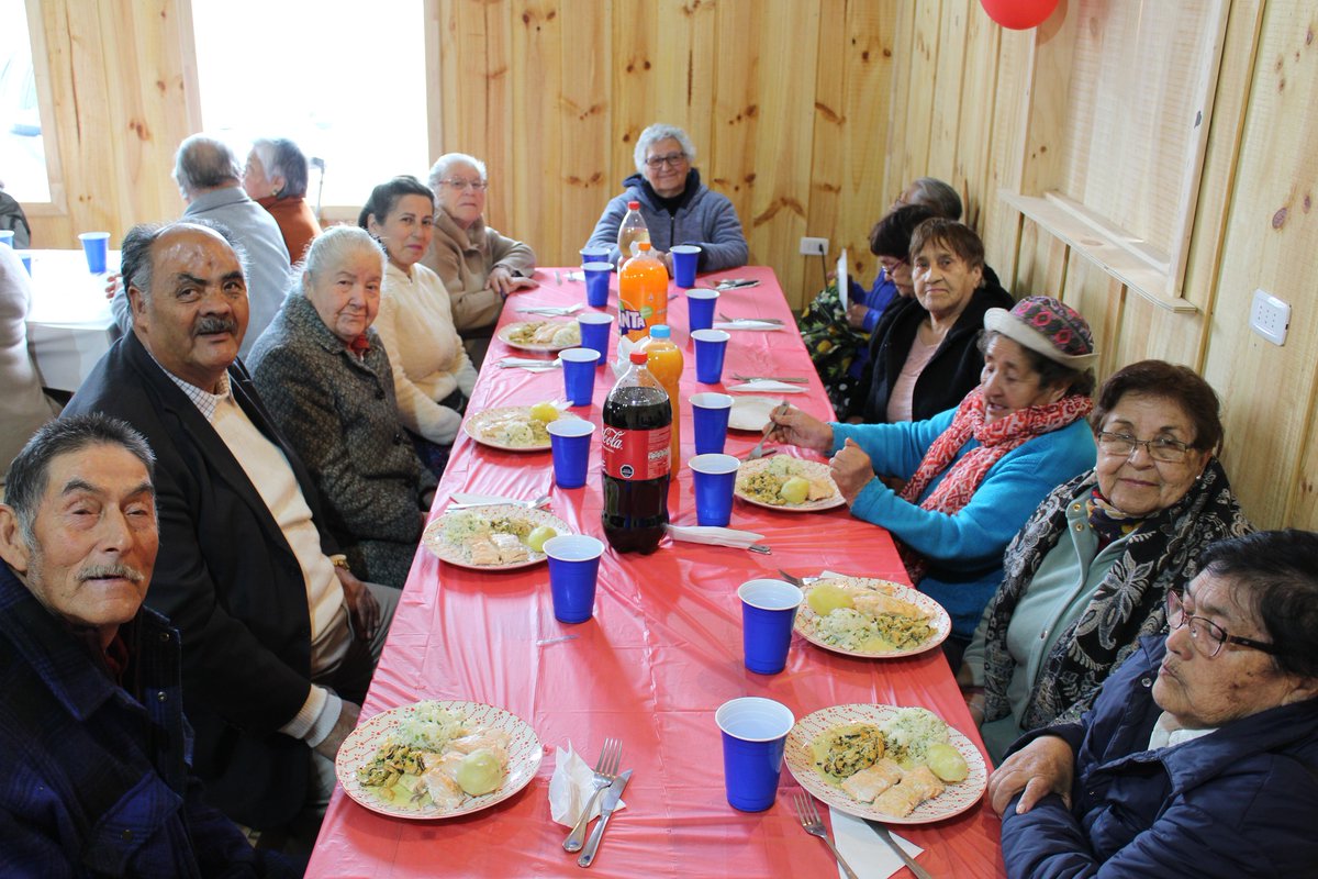 Desde Posta de Panitao celebración #DíaDeLasPersonasMayores 👵👴 en la cual pudieron compartir y disfrutar del encuentro con más usuarios del centro de salud.
Estas actividades se realizan desde el 2013, pero por motivos de la pandemia, no se habían podido realizar por 2 años. 🧐