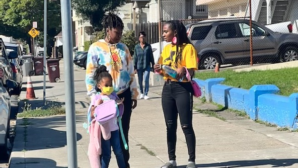 LakishaYoungCEO's tweet image. We're out in Oakland recruiting literacy liberators who will be trained to teach reading to 5,500 K-2 students in OUSD. 

When it comes to our kids reading, we don’t ask for seats at tables that don’t work — we create our own, and bring our own chairs. 

We ain’t playing!