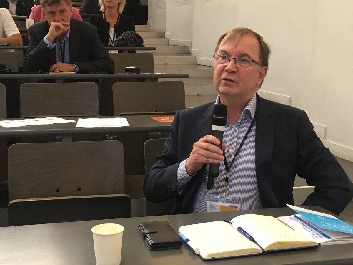 Villes_Internet's tweet photo. Au congrès #ElusNum22, @PascalHureau, maire adjoint à @Montrouge92: “Le premier levier de la cybersécurité est l’éducation, il faut faire passer les bons messages pour faire changer les mentalités.” 
✍️Découvrez la motion 2022 : https://t.co/uyLtuMAgjG https://t.co/l25JW1Kl8V