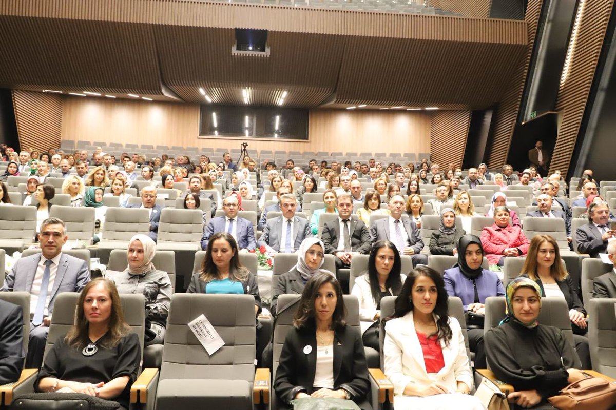 Isparta İl Millî Eğitim Müdürlüğü (@ispartamem) on Twitter photo eTwinning Kalite Etiketi Ödül Töreninde başarılı projeler yürüten 111 okulumuz ve 190 öğretmenimiz kalite etiketlerini, üst üste kalite etiketi alma başarısını gösteren 12 öğretmenimiz de başarı belgelerini Sayın Valimiz Aydın BARUŞ'tan aldılar.
<a href="/tcmeb/">Millî Eğitim Bakanlığı</a> <a href="/ErhanBaydur1/">Erhan Baydur</a> eTwinning Kalite Etiketi Ödül Töreninde başarılı projeler yürüten 111 okulumuz ve 190 öğretmenimiz kalite etiketlerini, üst üste kalite etiketi alma başarısını gösteren 12 öğretmenimiz de başarı belgelerini Sayın Valimiz Aydın BARUŞ'tan aldılar.
<a href="/tcmeb/">Millî Eğitim Bakanlığı</a> <a href="/ErhanBaydur1/">Erhan Baydur</a>