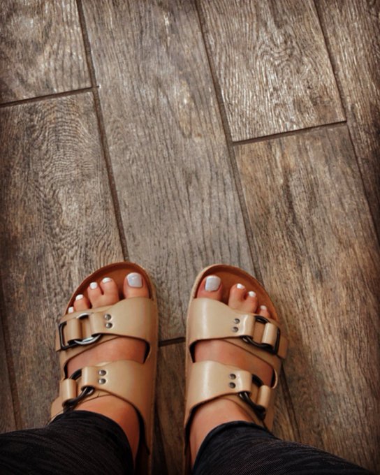 We finally got a feet findr account for all the worshippers of my pretty webbed toes 😏 LINK TO BE ADDED<a href="/tag/feet"class="tags"><span>#feet</span></a><a href="/tag/pedicure"class="tags"><span>#pedicure</span></a><a href="/tag/selling"class="tags"><span>#selling</span></a><a href="/tag/fedish"class="tags"><span>#fedish</span></a><a href="/tag/sellingcheapcontent"class="tags"><span>#sellingcheapcontent</span></a>