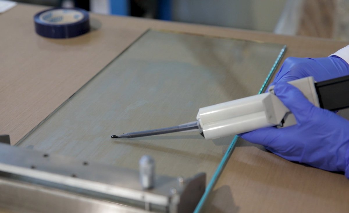 ESA_Tech's tweet photo. A nano-material diet means safer, slimmer satellites: #ESATech worked with @AdamantComp in🇬🇷 on the use of #graphene and other nano-sized materials to optimise a satellite's thermal and electrical properties, meaning future🛰️ could do more with less mass: https://t.co/aXrPctPhcn https://t.co/XgAIR4Gn6N