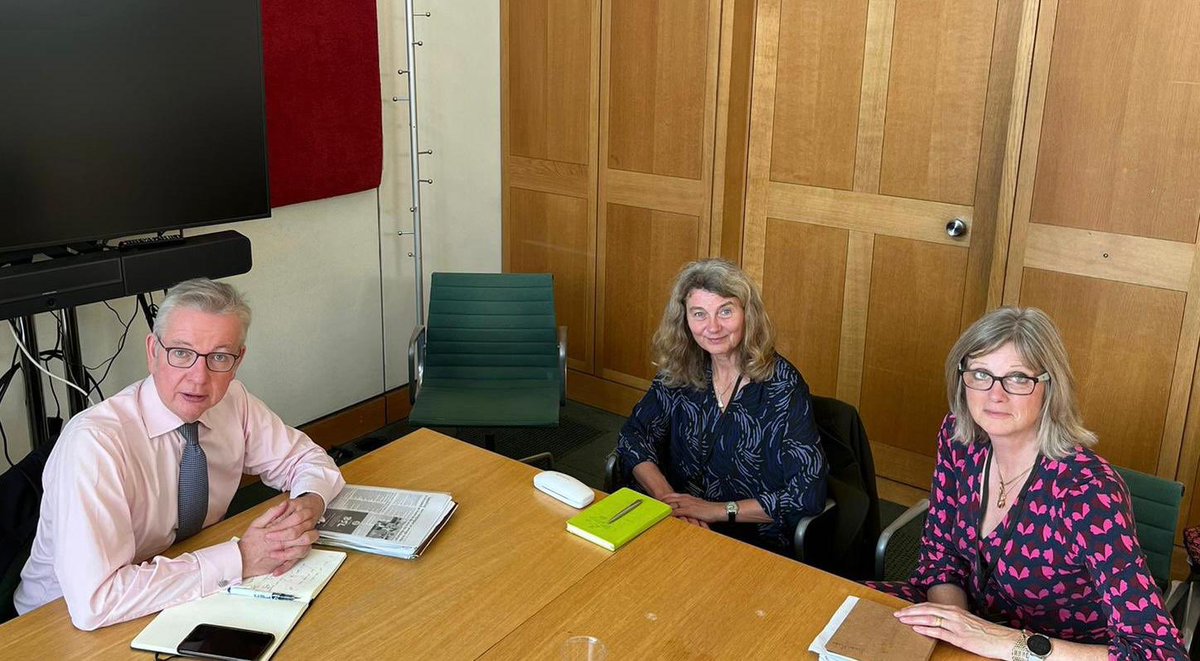 michaelgove's tweet photo. Thank you to Thames Water for meeting me to discuss concerns about the Chobham Sewage Work’s discharges into the River Bourne. The matter is being taken extremely seriously and improvement work is now due to take place in Chobham, to be completed by spring https://t.co/Dg0WhTR3Li