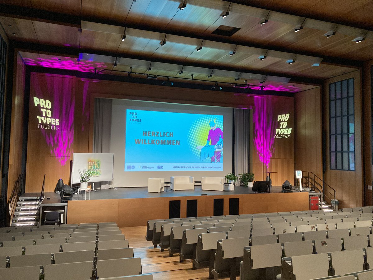 UniCologne's tweet photo. 🎉Gleich gehts los mit #protoTYPEScologne
Meet founders beyond superhero clichés 🦸
Wir freuen uns auf Dana Pietrella, @Patriciazoundi, @drjuliashaw, @DanielJungEDU, Dr.‘ Ute Günther und Prof.‘ Dr. Mona Mensemann
@ModeratorinIlka @GatewayUniKoeln https://t.co/Aia34NhSTS