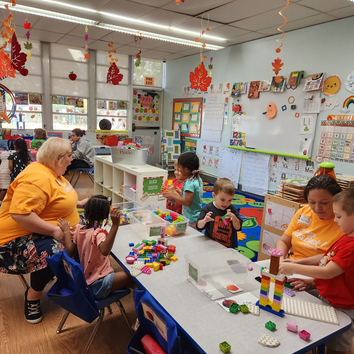A special thank you to the Lakewood Ranch Business Alliance volunteers who helped make our campus and preschool SHINE last week. #alliancegivesback