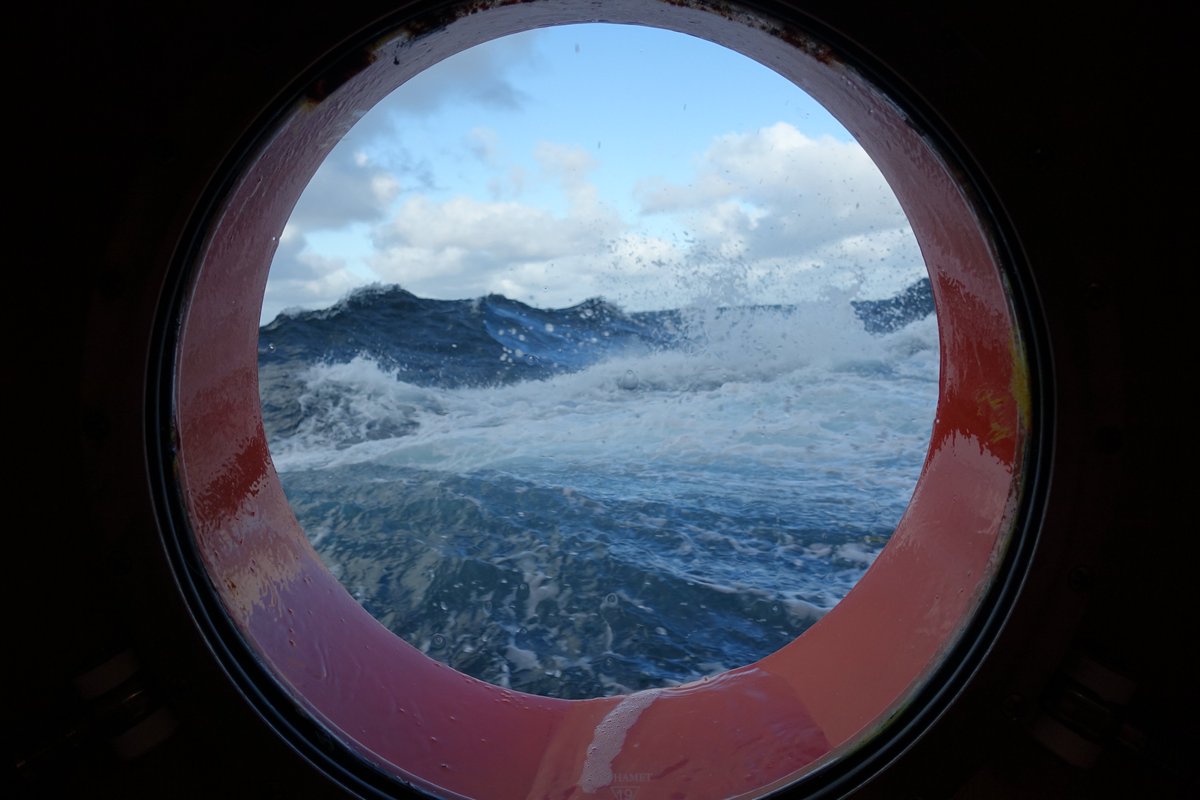 Wind and swell makes tricky conditions for <a href="/ZSLScience/">ZSL Science</a> researchers joining <a href="/GCRC_GINR/">GCRC</a> stock assessment trawls in west #Greenland,

Play <a href="/OfficialZSL/">ZSL</a>'s sustainable fishing game 'Tricky Trawling': campaign.zsl.org/trickytrawling…

<a href="/MSCintheUK/">MSC in the UK</a>
