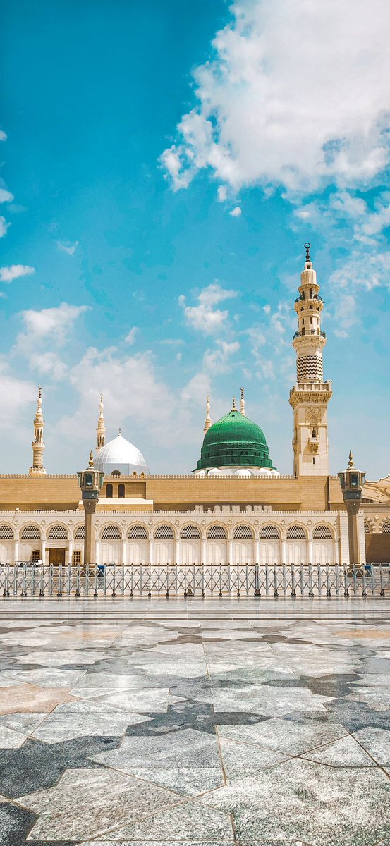 .•

طلعَ البدرُ علينا
من ثنيّاتِ الوداعْ
وَجَبَ الشُّكرُ علينا
ما دعا للهِ داعْ

أسعد الله أيامكم

• حمّل الخلفية بدقة عالية من خلال قناة #زائر على Telegram:

t.me/ShiaVisitor

•.

#المولد_النبوي_الشريف #مولد_النبي #المولد_النبوي #الرسول_الأعظم #نبي_الرحمة #يارسول_الله