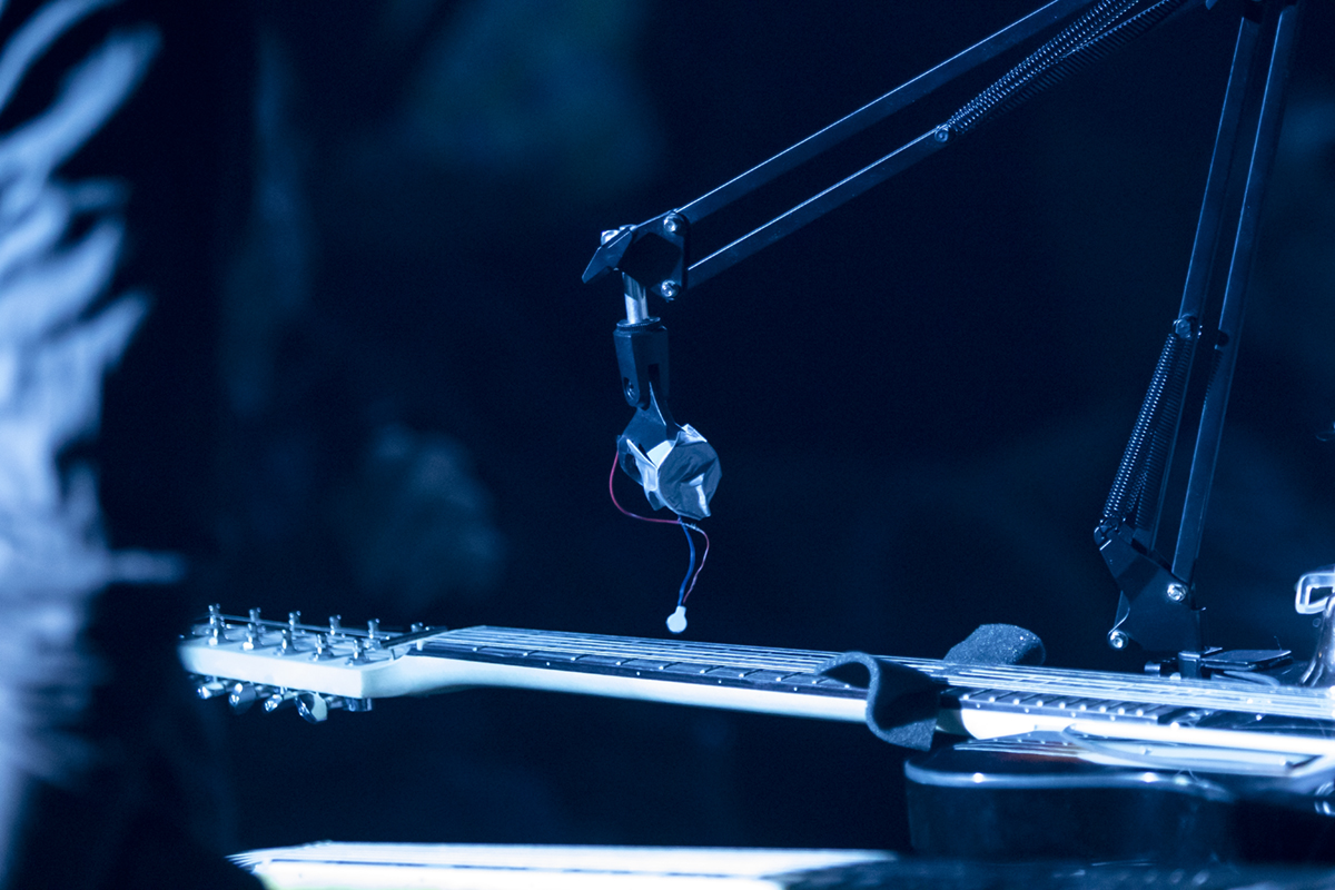 Extremely excited to announce minimalist experimental ensemble Ex-Easter Island Head will be performing a unique show in the round @ IWF on 27/01/23!  

Support from <a href="/Mesangemusic/">Mésange</a>.

Tickets at invisiblewindfactory.com

<a href="/ExEIH/">Ex-EasterIslandHead</a> @andrewpmhunt <a href="/MawdsleyLuce/">Luce Mawdsley</a>