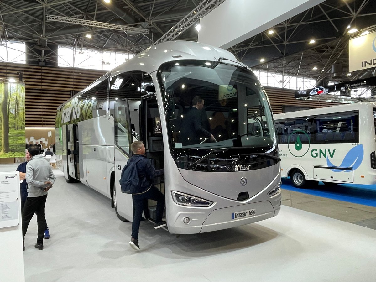 Sur le salon #AutocarExpo2022, on peut monter dans tous les #autocars exposés ! 😁