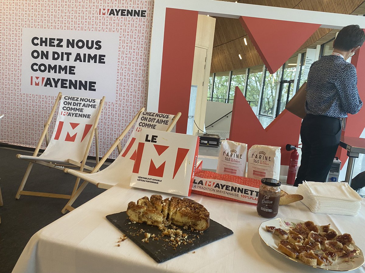 mcommemayenne's tweet photo. 🥧🥖 Pour la #semainedugout les produits locaux sont mis à l’honneur sur notre stand à l’occasion des #AssisesAA à @espacemayenne.
➡️ dégustations #gateauM et #Mayennette
➡️ animation culinaire avec le chef cuisinier Thomas Crépeau
#local #produits #mcommemayenne https://t.co/o9tufbxC5G