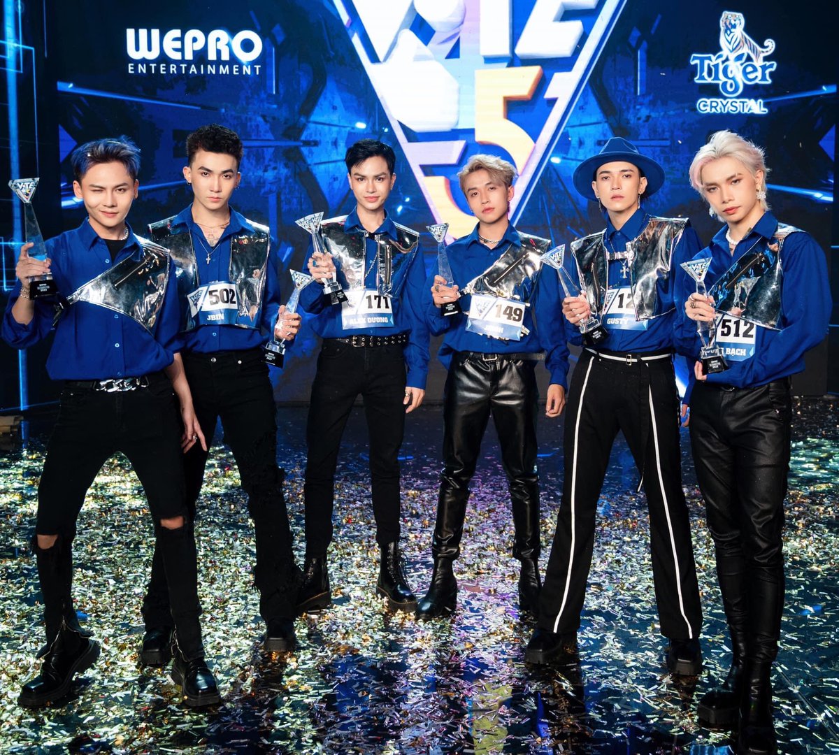 votefor5_fp's tweet photo. ANNOUNCEMENT THE OFFICIAL NEW GENERATION MUSIC TEAM OF #VoteForFive🔥
These are the most emotional moments that make everyone cry.
Congratulations to Boygroup with members: Gusty, Alex Duong, Jayden, Cường Bạch, JiroH and JBin.
#Vote45 #WePro_Entertainment https://t.co/ATQtvQ1ODX